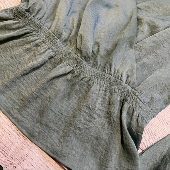 EXPRESS Cascading Sleeve Surplice Top - Picture 11 of 16